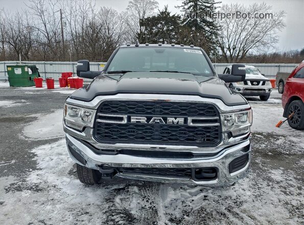 3C63RRGL4RG121315 2024 RAM 3500 Black Front view