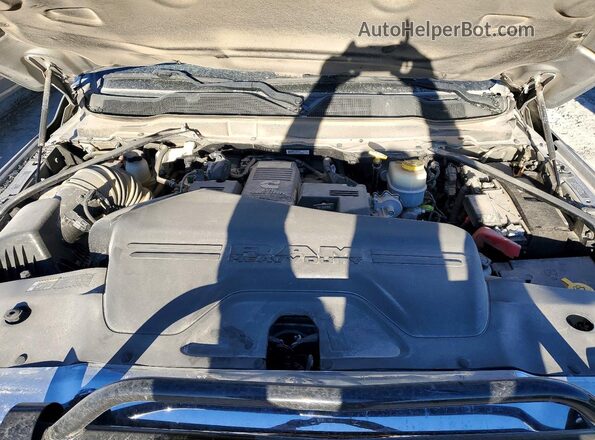 3C63RRHL1RG175055 2024 RAM 3500 Серебряный Вид салона спереди