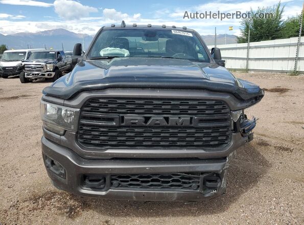 3C63RRHL1RG273602 2024 RAM 3500 Gray Front view