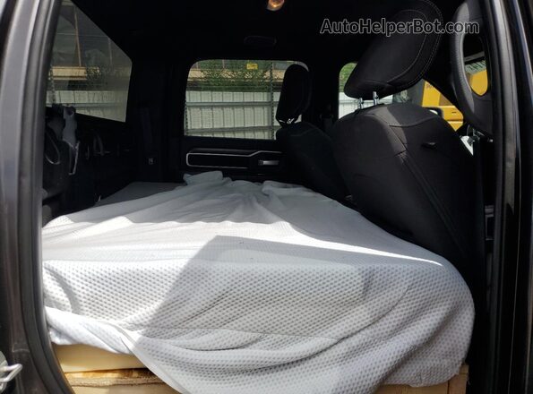 3C63RRHL1RG273602 2024 RAM 3500 Gray Rear interior view
