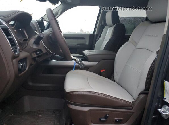 3C63RRJL4SG520451 2025 RAM 3500 Charcoal Widok wnętrza z przodu