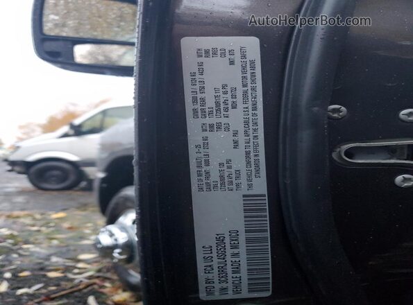 3C63RRJL4SG520451 2025 RAM 3500 Charcoal Widok komory silnika