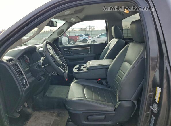 3C6JR6DG0KG500640 2019 RAM 1500 Gray Front interior view
