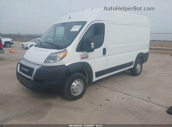 3C6LRVBG5ME574558 2021 RAM PROMASTER 1500 Белый Передняя левая четверть