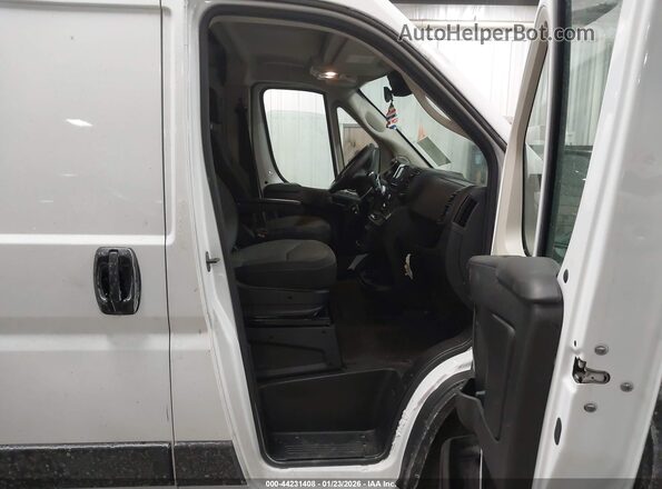 3C6LRVDG4NE121076 2022 RAM PROMASTER 2500 White Front interior view
