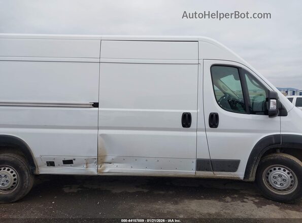 3C6LRVDG9SE504426 2025 RAM PROMASTER 2500 White უკანა სალონის ხედი