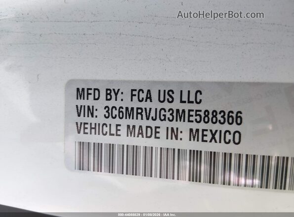 3C6MRVJG3ME588366 2021 RAM PROMASTER 3500 White Vista del compartimento del motor