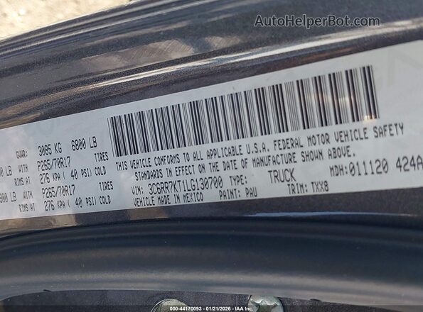3C6RR7KT1LG130700 2020 RAM 1500 CLASSIC Gray Widok komory silnika