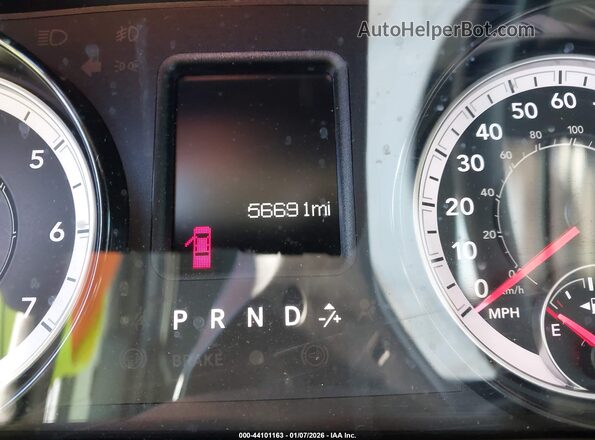 3C6RR7KT2NG276039 2022 RAM 1500 CLASSIC White Панорамний вид салону 360°