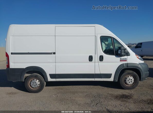 3C6TRVCG3KE530876 2019 RAM PROMASTER 2500 White Вид задньої частини салону