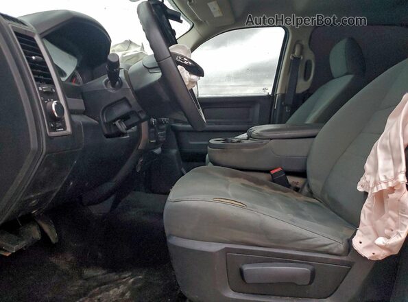 3C6UR5CJ3GG323657 2016 RAM 2500 Белый Вид салона спереди