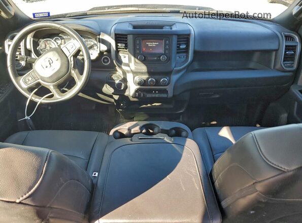 3C6UR5CJ6RG369809 2024 RAM 2500 Charcoal Widok deski rozdzielczej