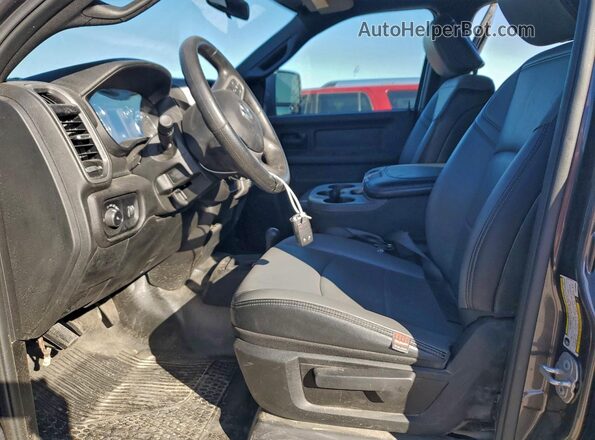 3C6UR5CJ6RG369809 2024 RAM 2500 Charcoal Widok wnętrza z przodu