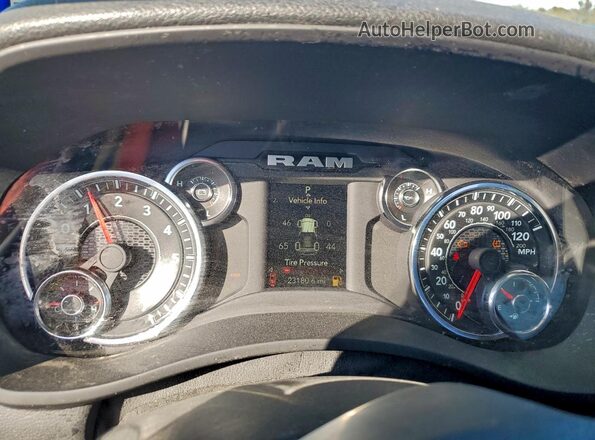 3C6UR5CJ6RG369809 2024 RAM 2500 Charcoal Widok zestawu wskaźników