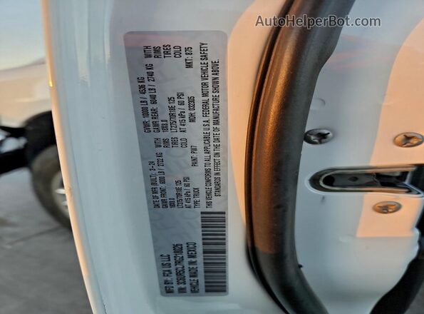 3C6UR5CL7RG218026 2024 RAM 2500 White Engine compartment view