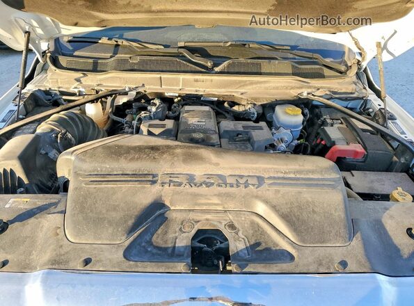 3C6UR5CL8RG117416 2024 RAM 2500 White Вид задньої частини салону