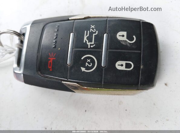 3C6UR5GL5LG258607 2020 RAM 2500 Black Вид панелі приладів