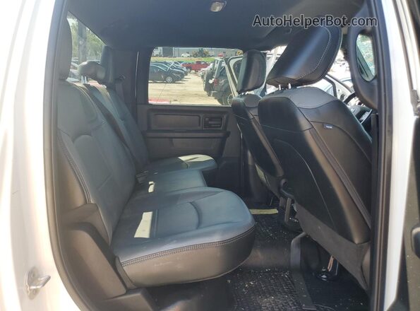 3C6UR5HJ2RG154100 2024 RAM 2500 White Vista interior trasera