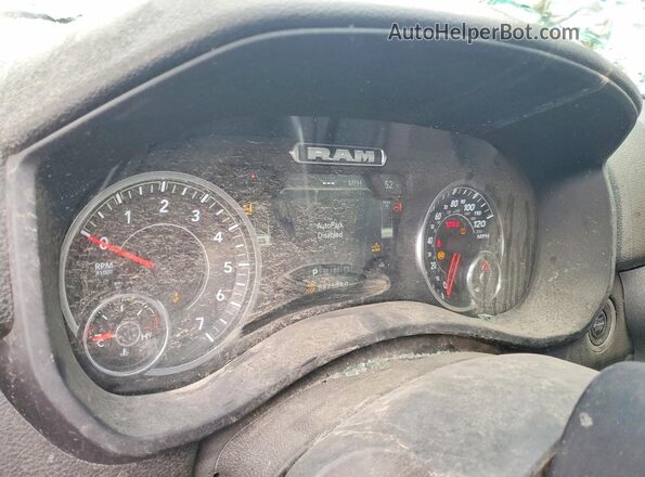 3C6UR5HJXRG153387 2024 RAM 2500 White Widok zestawu wskaźników