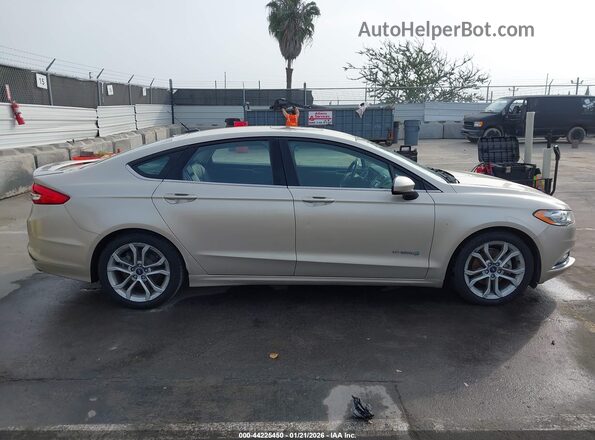 3FA6P0LU2HR230516 2017 FORD FUSION HYBRID Beige Vista interior trasera
