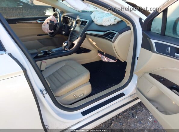 3FA6P0LU9GR203795 2016 FORD FUSION HYBRID Белый Вид салона спереди