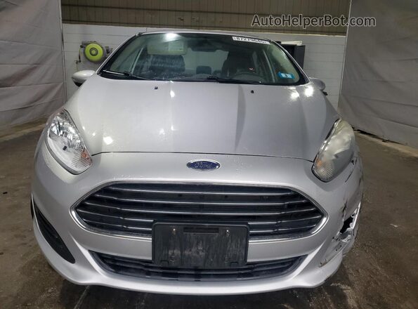 3FADP4BJ9GM102873 2016 FORD FIESTA Серебряный Вид спереди