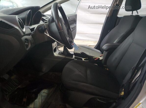 3FADP4BJ9GM102873 2016 FORD FIESTA Серебряный Вид салона спереди