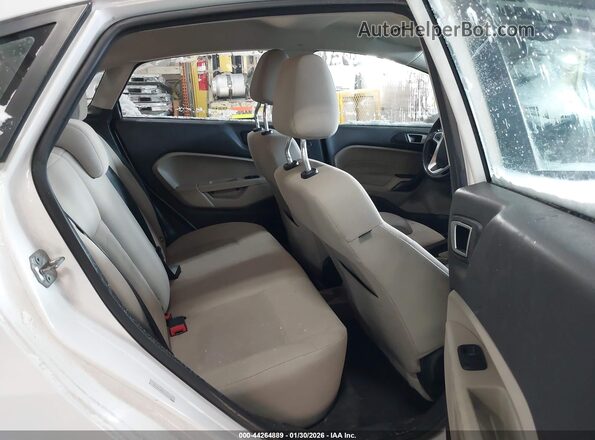 3FADP4BJ9GM134108 2016 FORD FIESTA White VIN կոդի պիտակի տեսք