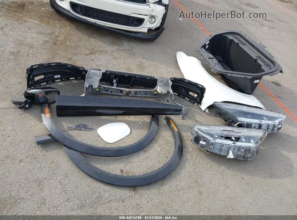 3FMTK2SU8PMA84123 2023 FORD MUSTANG MACH-E White Вид щитка приладів