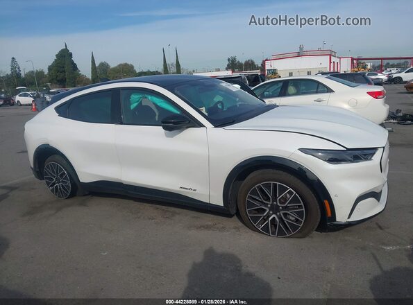 3FMTK3R40RMA20625 2024 FORD MUSTANG MACH-E PREMI White 