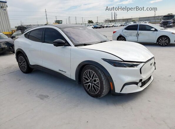 3FMTK3SU0RMA38780 2024 FORD MUSTANG MACH-E PREMI White 