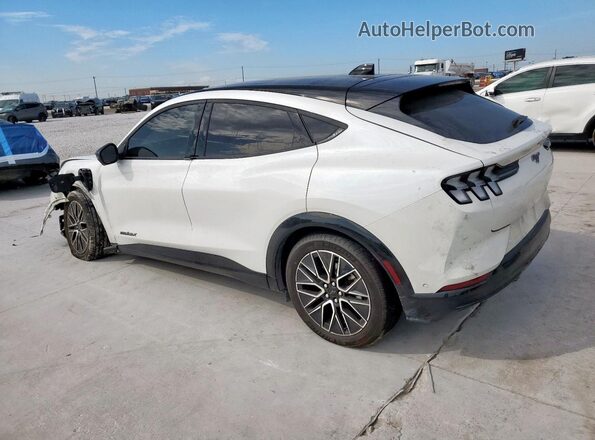 3FMTK3SU0RMA38780 2024 FORD MUSTANG MACH-E PREMI White 