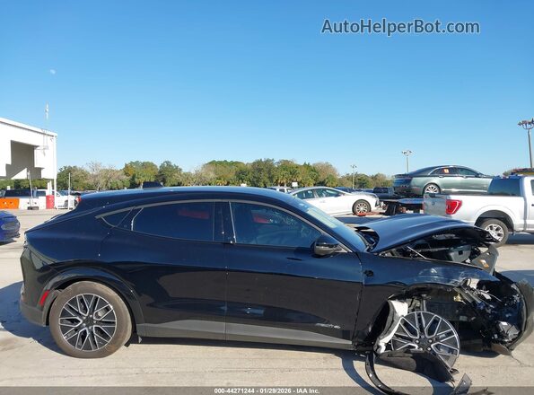 3FMTK3SU0SMA11021 2025 FORD MUSTANG MACH-E PREMI Black Սալոնի 360 աստիճան տեսք