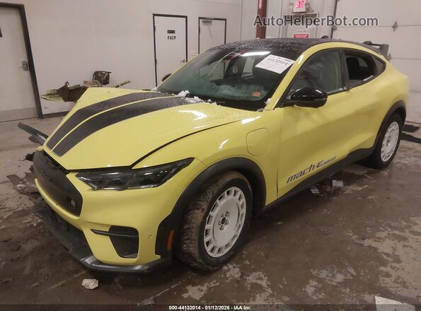 3FMTK4SX5RMA17813 2024 FORD MUSTANG MACH-E Yellow Przód lewy