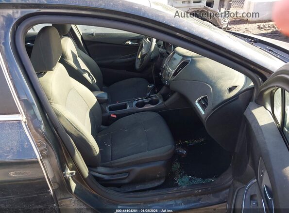 3G1BE6SM5HS528630 2017 CHEVROLET CRUZE Black Widok wnętrza z przodu