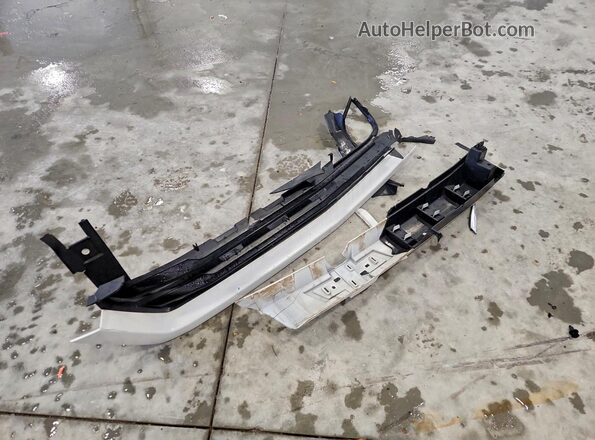 3GCUKREC4JG292431 2018 CHEVROLET SILVERADO White Widok komory silnika