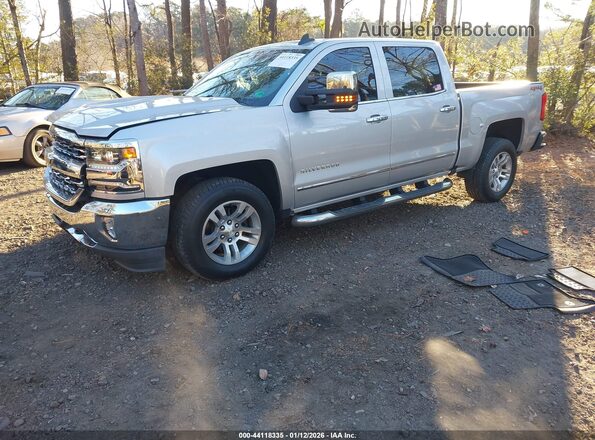 3GCUKSEC2JG394897 2018 CHEVROLET SILVERADO Серебряный Передняя левая четверть