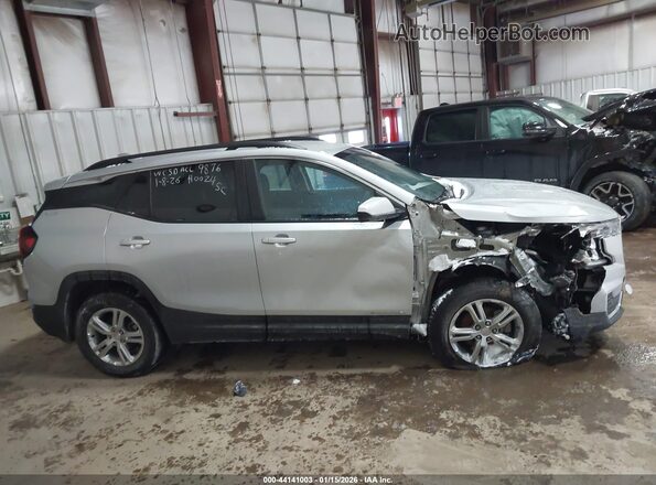3GKALTEV3NL179876 2022 GMC TERRAIN Silver Rear interior view