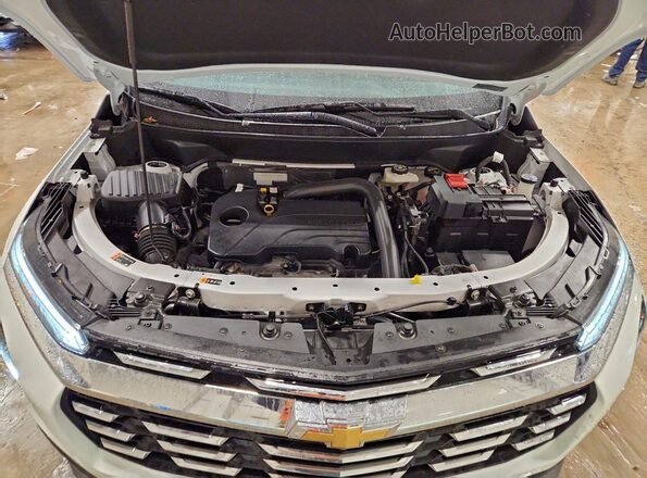 3GNAXHEG6TL112952 2026 CHEVROLET EQUINOX White ძრავის განყოფილების ხედი