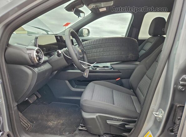 3GNAXHEG8TL170934 2026 CHEVROLET EQUINOX Silver Widok wnętrza z przodu