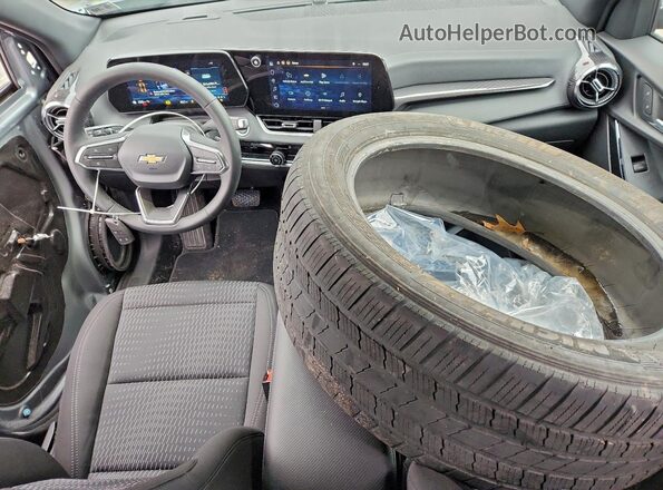3GNAXHEG8TL170934 2026 CHEVROLET EQUINOX Silver Widok deski rozdzielczej
