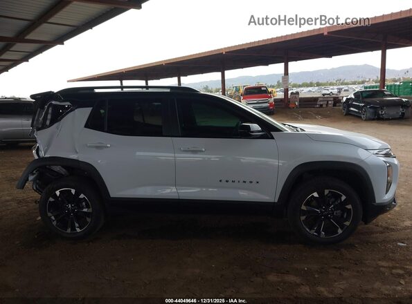 3GNAXLEG0TL220390 2026 CHEVROLET EQUINOX White Widok wnętrza z tyłu