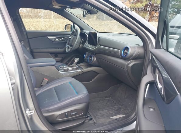3GNKBERS5RS159873 2024 CHEVROLET BLAZER Gray Вид салону спереду