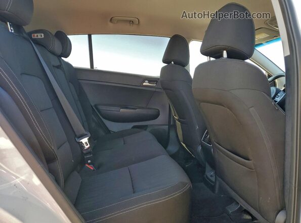 3GYK3EMR6SS198417 2025 CADILLAC OPTIQ Silver უკანა სალონის ხედი