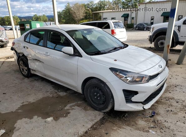 3KPA24AD0ME366562 2021 KIA RIO White Передня права чверть
