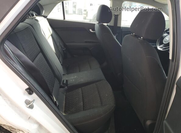 3KPA24AD0ME366562 2021 KIA RIO White Вид задніх сидінь