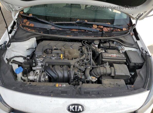 3KPA24AD0ME366562 2021 KIA RIO White Вид задньої частини салону