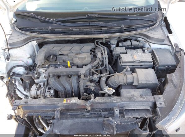 3KPA24AD0PE567799 2023 KIA RIO White Հետևի տեսք