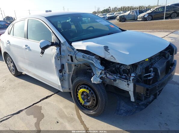 3KPA24AD0PE567799 2023 KIA RIO White Դիմացի տեսք