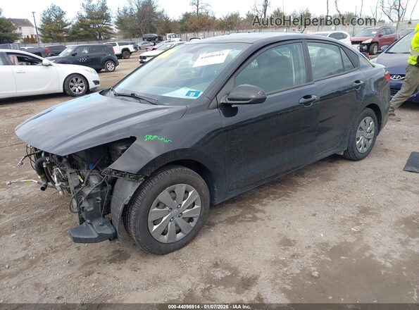 3KPA24AD1LE311391 2020 KIA RIO Черный Передняя левая четверть